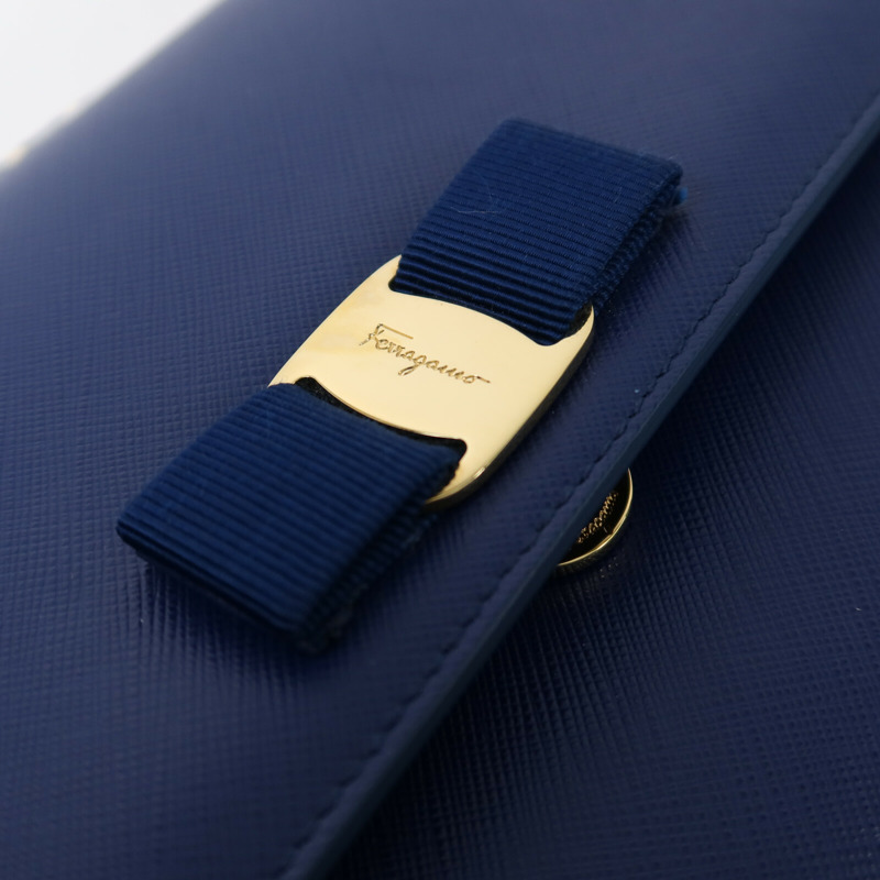Salvatore Ferragamo 牛皮皮革Vara Gini Chain Shoulder金扣鏈帶肩背袋-7