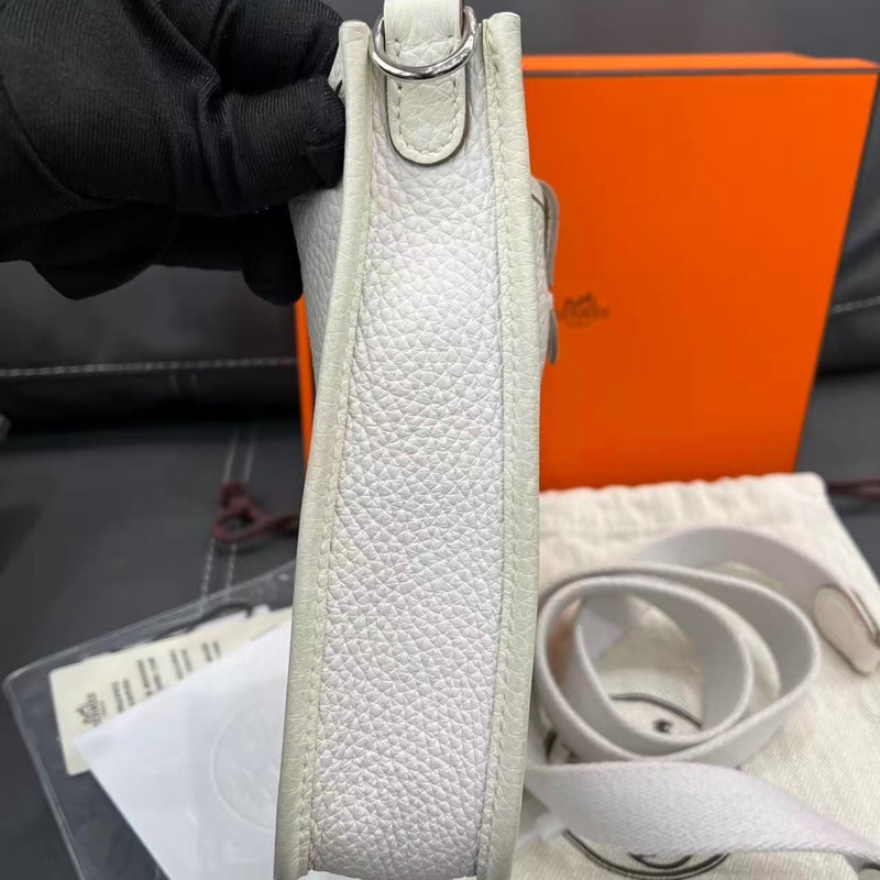【純潔白月光✨百搭實用❗️入門之選】Hermes 冰川白mini Evelyne TC皮-5