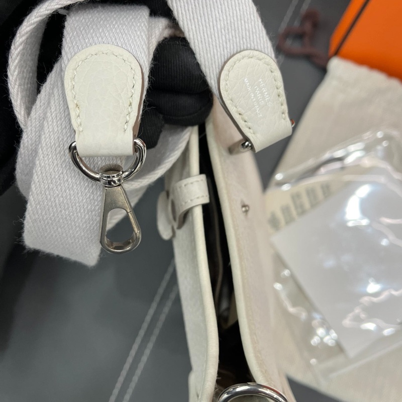【純潔白月光✨百搭實用❗️入門之選】Hermes 冰川白mini Evelyne TC皮-9