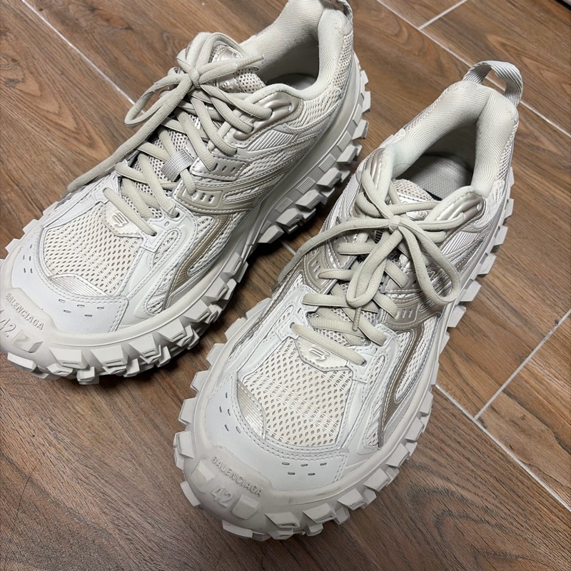 巴黎世家 輪胎鞋 蛋殼色 42號-3