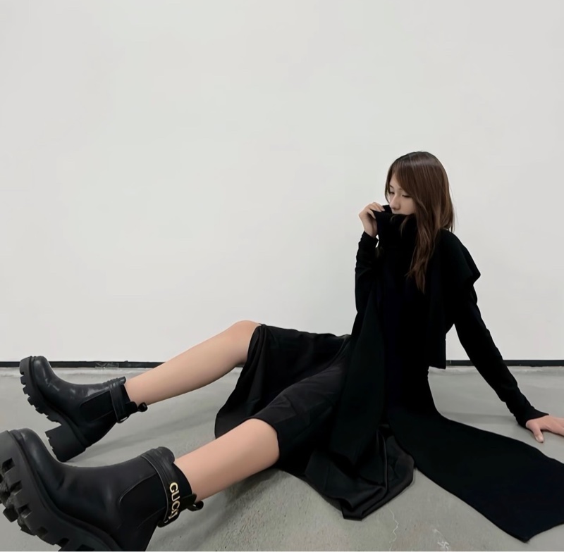 全新Gucci黑色短靴-2