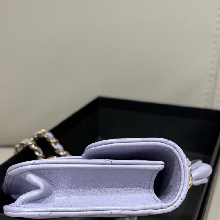 【98新✨ 全網最低價】 31開帶卡 Chanel mini woc 香芋紫 金扣 羊皮 手柄斜挎包 王心凌同款(下單前先詢問庫存❗️）-3