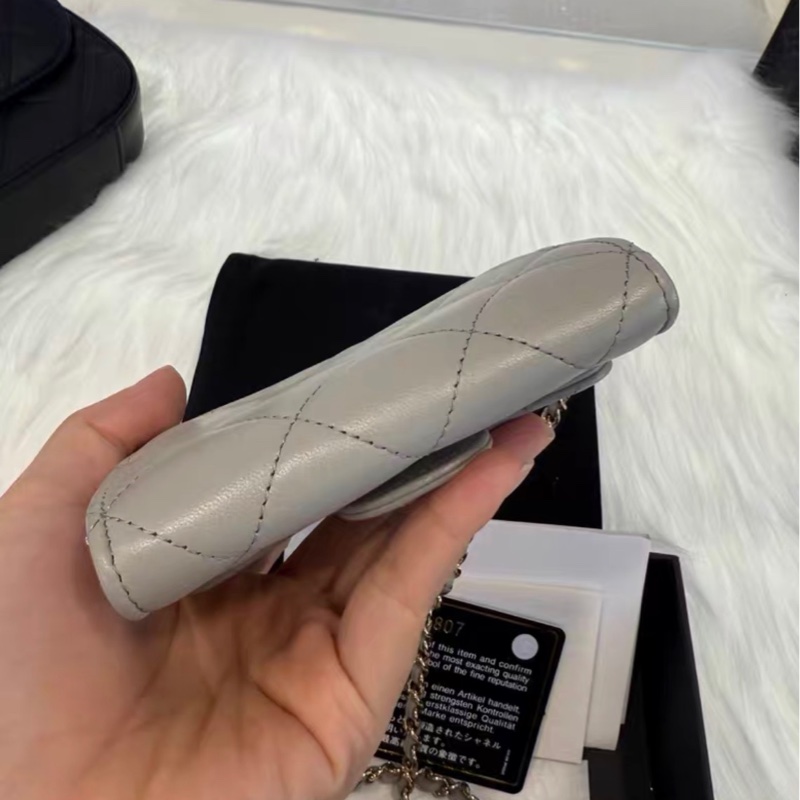 【95新 ✨ 全網最低價！】31開帶卡 Chanel 香奈兒 灰色菱格紋小卡包 帶鏈條 （下單前先詢問庫存❗️）-2