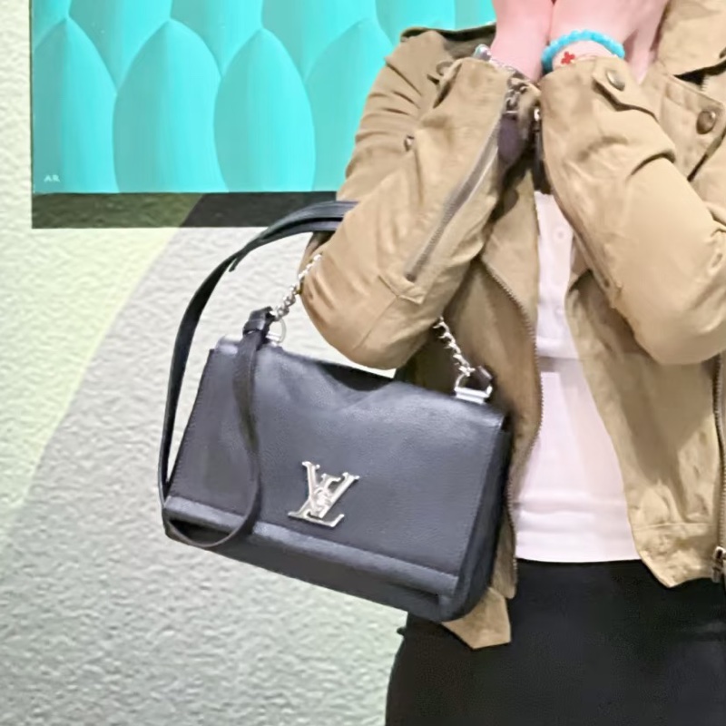 99新🆕日常款😍😍Lv路易威登黑銀小號lock me全皮鏈條包手提斜挎包-2