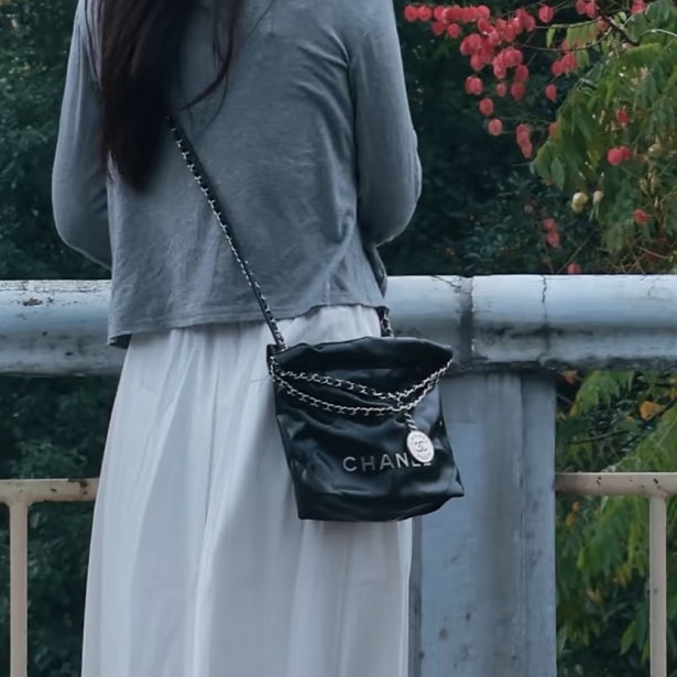 熱門瘋搶款😍99新🆕Chanel香奈兒黑銀迷你22bag mini垃圾袋單肩斜挎包-8