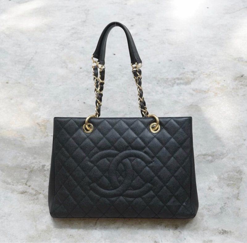 「JL精品代購」98新 香奈兒GST黑金荔枝牛皮托特包-0