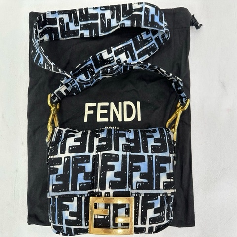 Fendi 芬迪 加州天空 聯名logo 法國包 尺寸18×10 肩斜背包