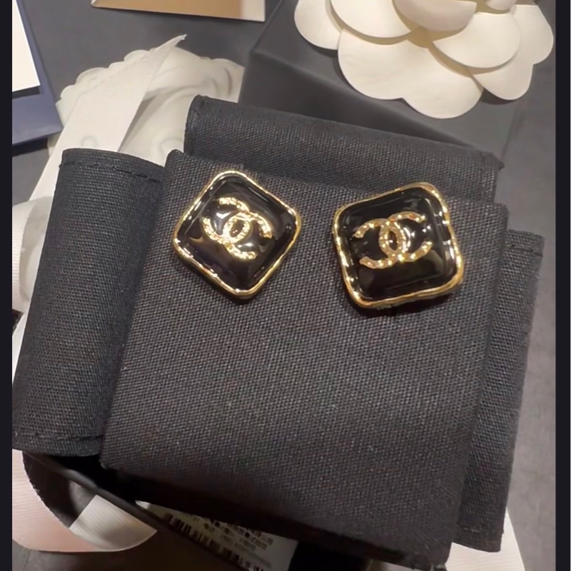 Chanel香奈兒經典方糖耳釘-1