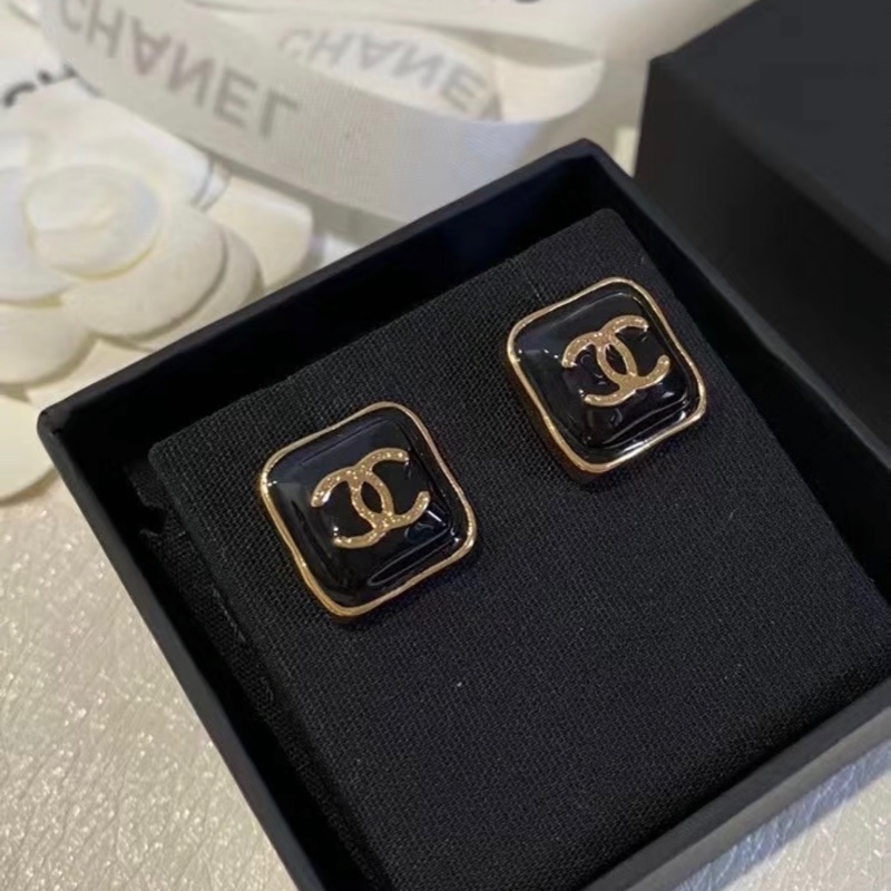 Chanel香奈兒經典方糖耳釘-2