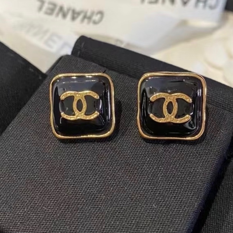 Chanel香奈兒經典方糖耳釘-3