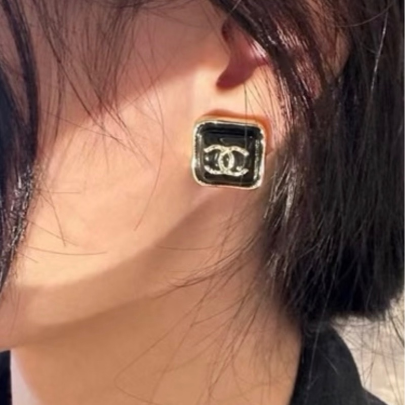 Chanel香奈兒經典方糖耳釘-5