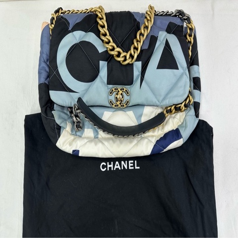 Chanel香奈兒帆布塗鴉19bag maxi大號 鐳射30開 尺寸：36*25*11
