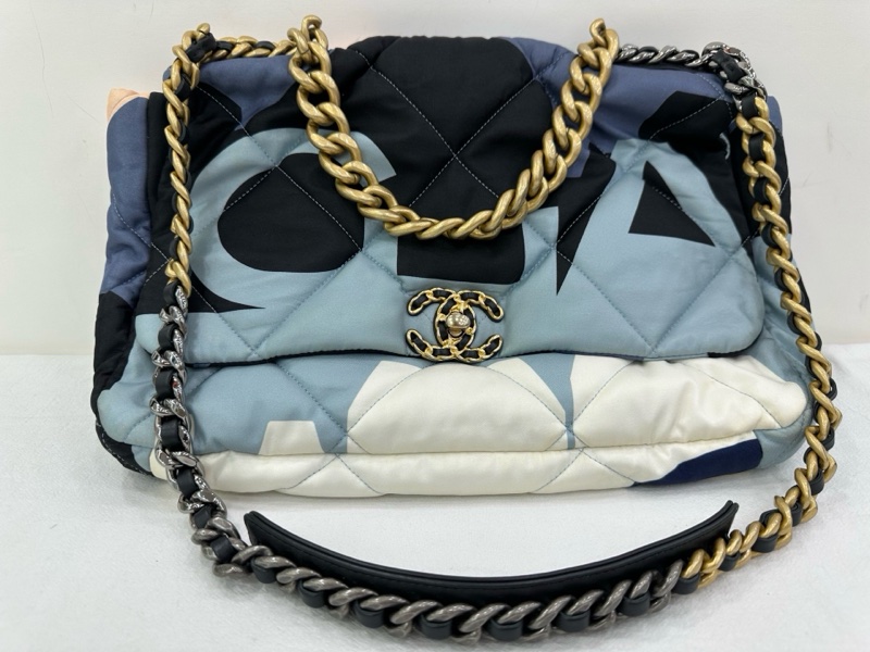 Chanel香奈兒帆布塗鴉19bag maxi大號 鐳射30開 尺寸:36*25*11-1