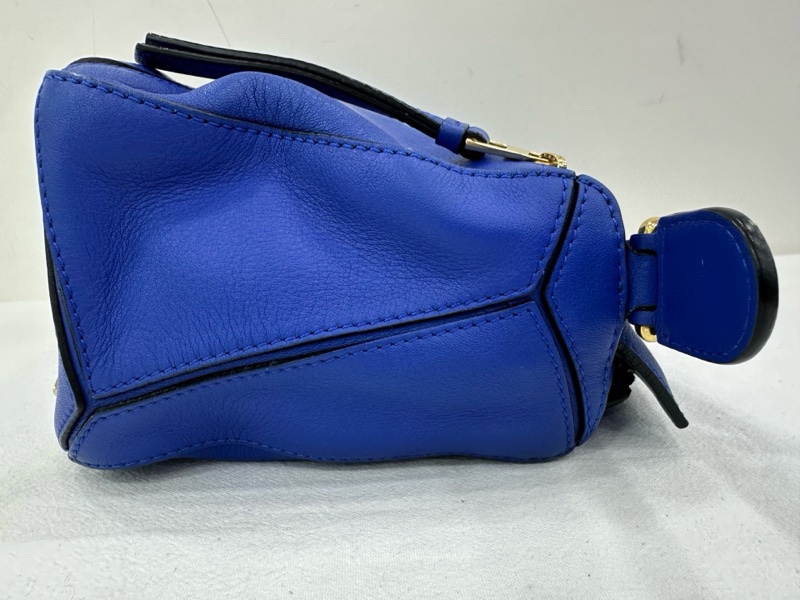 Loewe 羅意威 Puzzle 系列 小號藍色幾何包 有使用痕跡 尺寸:24×15-4