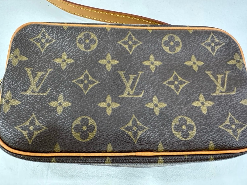 Lv 路易威登中古花開口笑老花盒子相機包，編碼02年，原始成色 尺寸：21*12*5-3