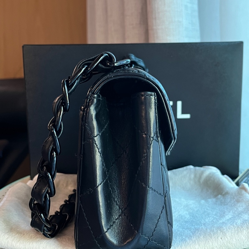 香奈兒CHANEL So Black 中古包 稀有全黑系列側背老香 方胖粗背帶肩背款-4