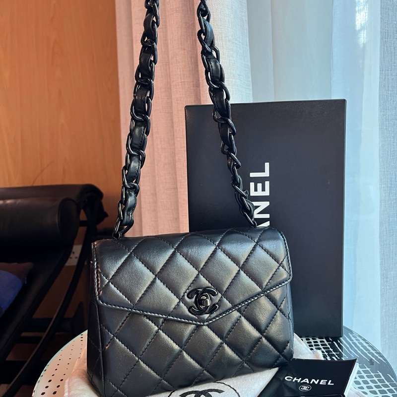 香奈兒CHANEL So Black 中古包 稀有全黑系列側背老香 方胖粗背帶肩背款-14