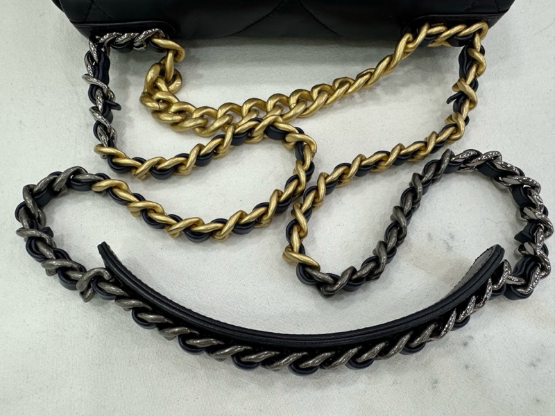 Chanel香奈爾深藍晶片19bag中號 原始成色非常好 包型好 大小適中 25 x 7.5 x 15.5-8