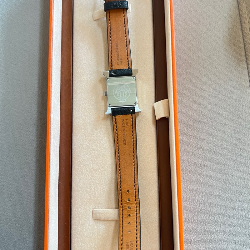 近全新二手-HERMÈS 愛馬仕鑽石珍珠母貝錶-6