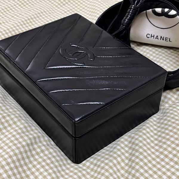香奈兒 CHANEL Vintage 中古包 稀有V紋黑色羊皮斜背老香 古董包-9