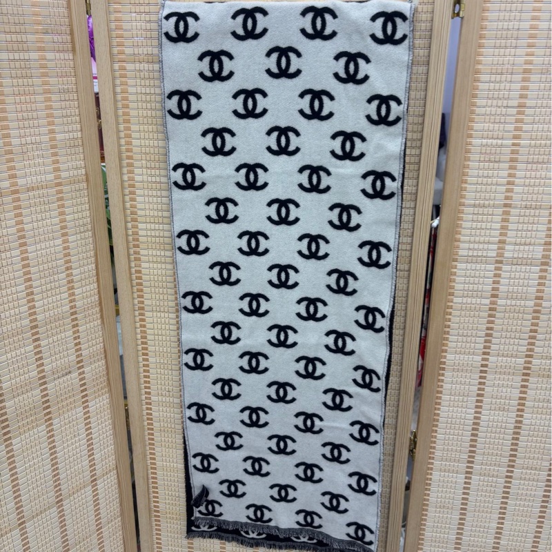 Chanel 香奈兒雙c滿印logo黑白圍巾-1