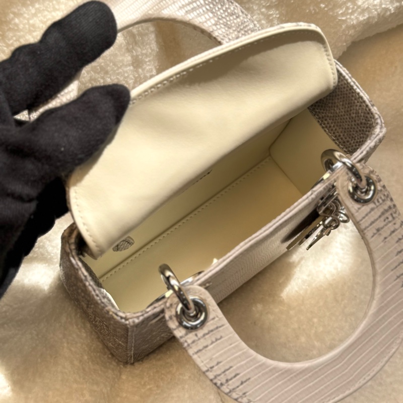 (台灣購證🇹🇼全配)全新 lady Dior 喜馬拉雅原色蜥蜴皮黛妃包 專櫃約五十萬-8