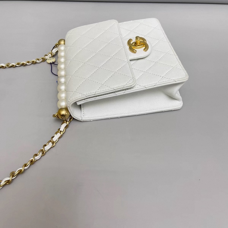 Chanel香奈兒 白色全皮菱格珍珠鏈條包-2