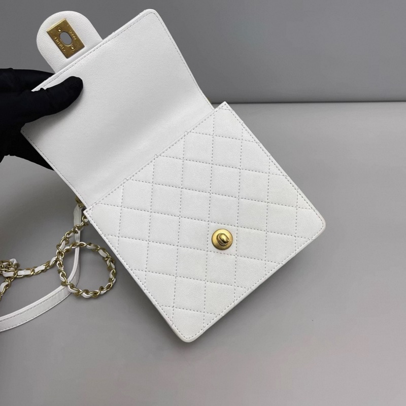 Chanel香奈兒 白色全皮菱格珍珠鏈條包-5