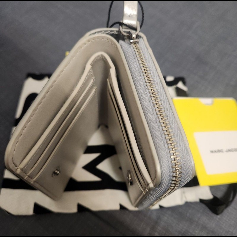 MARC JACOBS The Wallet 銀色短夾-2