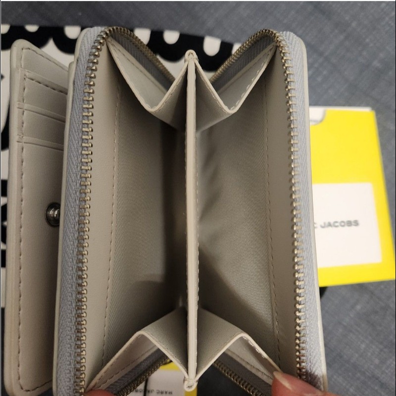 MARC JACOBS The Wallet 銀色短夾-3