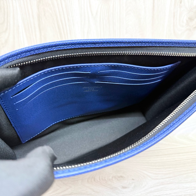 LV海洋藍色牛皮銀鍊Pochette Voyage MM手拿包M30423-12