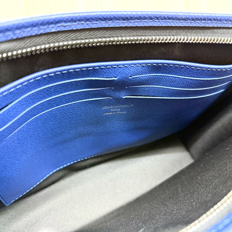 LV海洋藍色牛皮銀鍊Pochette Voyage MM手拿包M30423-13