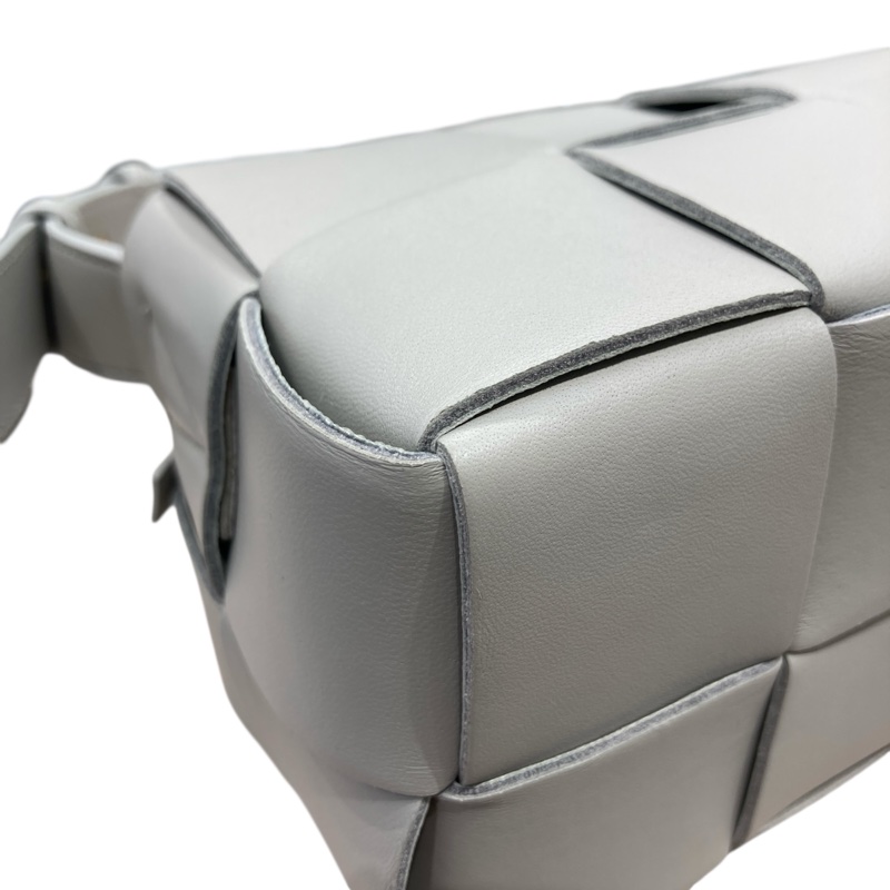 BOTTEGA VENETA 寶緹嘉 SMALL BRICK CASSETTE HOBO BAG 編織格紋肩背包 羊皮 灰色 金釦-6