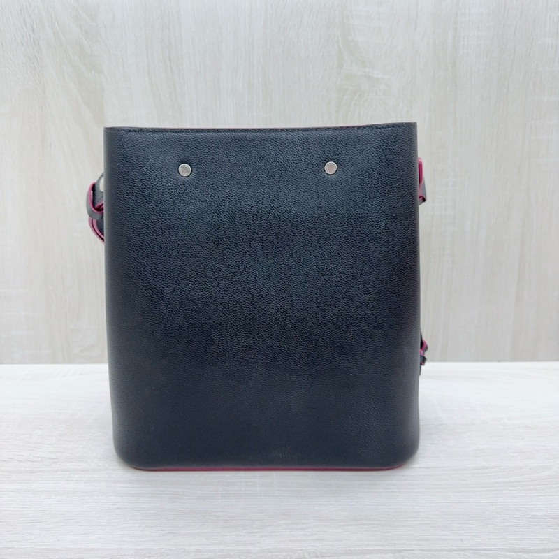 LV 黑牛皮桃紅內裡 LOCKME銀釦束口水桶包M54677-3