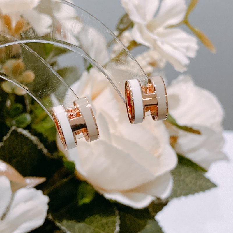 TW4599  Hermes Mini Pop H Earrings Marron Glacé/White x RGHW-3
