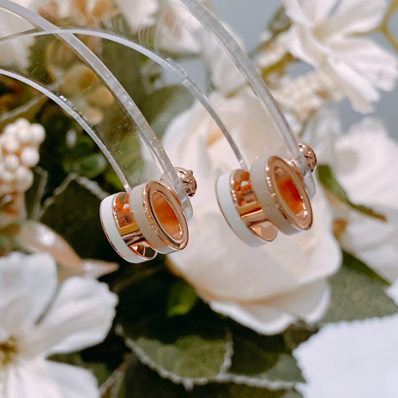 TW4599  Hermes Mini Pop H Earrings Marron Glacé/White x RGHW-5