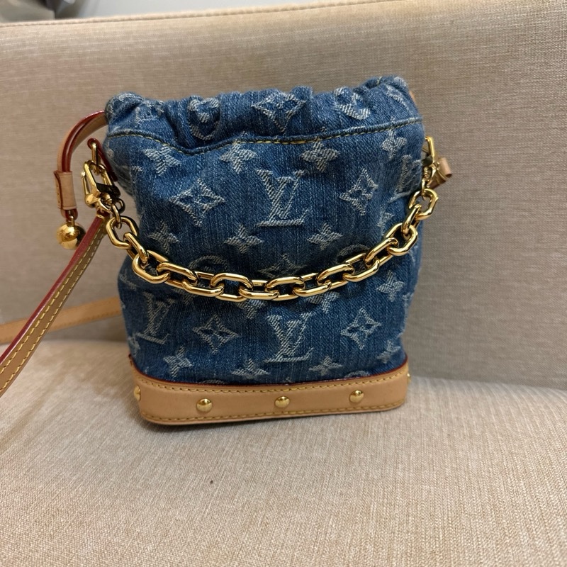 Louis Vuitton最新Nano Noé 藍色Monogram圖案牛仔布水桶包-0