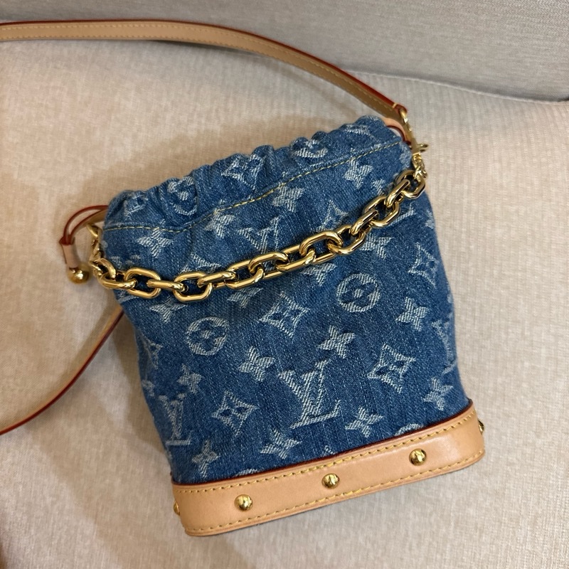 Louis Vuitton最新Nano Noé 藍色Monogram圖案牛仔布水桶包-2