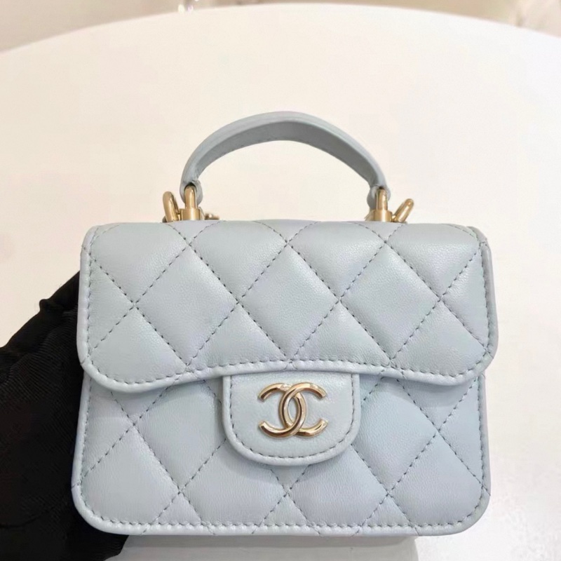 【96新✨ 全網最低價】 Chanel mini woc 天藍色 金扣 手柄 羊皮 斜挎包 王心凌同款(下單前先詢問庫存❗️）-0