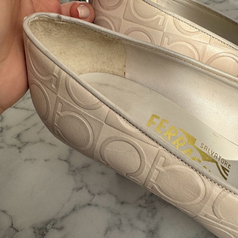 🎉優雅高級 Ferragamo 米白色LOGO高跟鞋-3