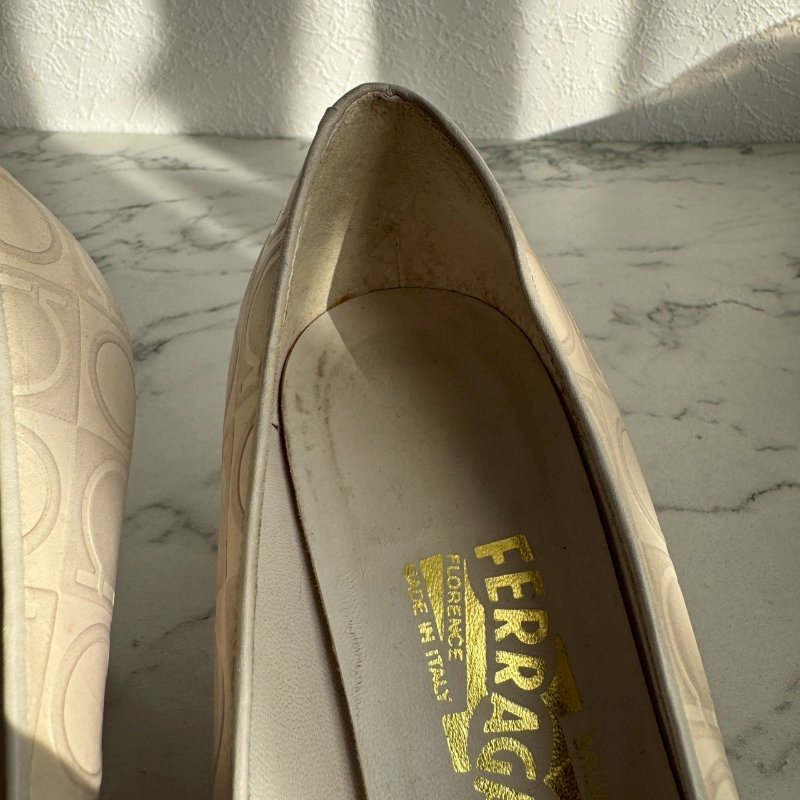 🎉優雅高級 Ferragamo 米白色LOGO高跟鞋-8