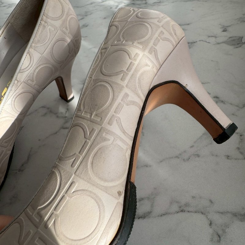 🎉優雅高級 Ferragamo 米白色LOGO高跟鞋-12