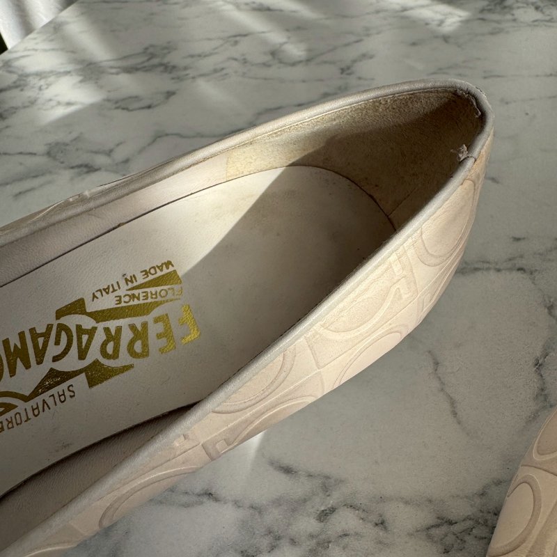 🎉優雅高級 Ferragamo 米白色LOGO高跟鞋-18