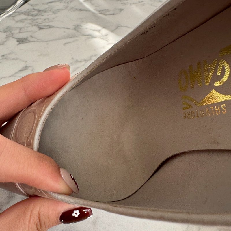 🎉優雅高級 Ferragamo 米白色LOGO高跟鞋-19