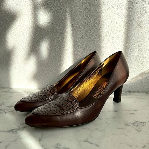 ❤️復古風格必入 Ferragamo 藏紅色復古高跟鞋