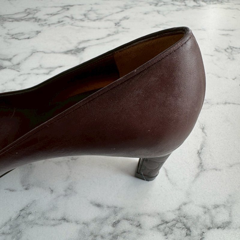 ❤️復古風格必入 Ferragamo 藏紅色復古高跟鞋-18