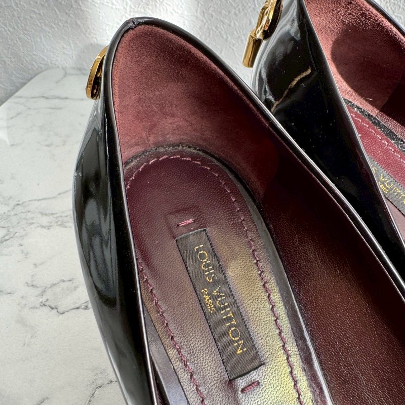 🎉可愛又性感 Louis vuttion 酒紅色金色鎖頭高跟鞋-4