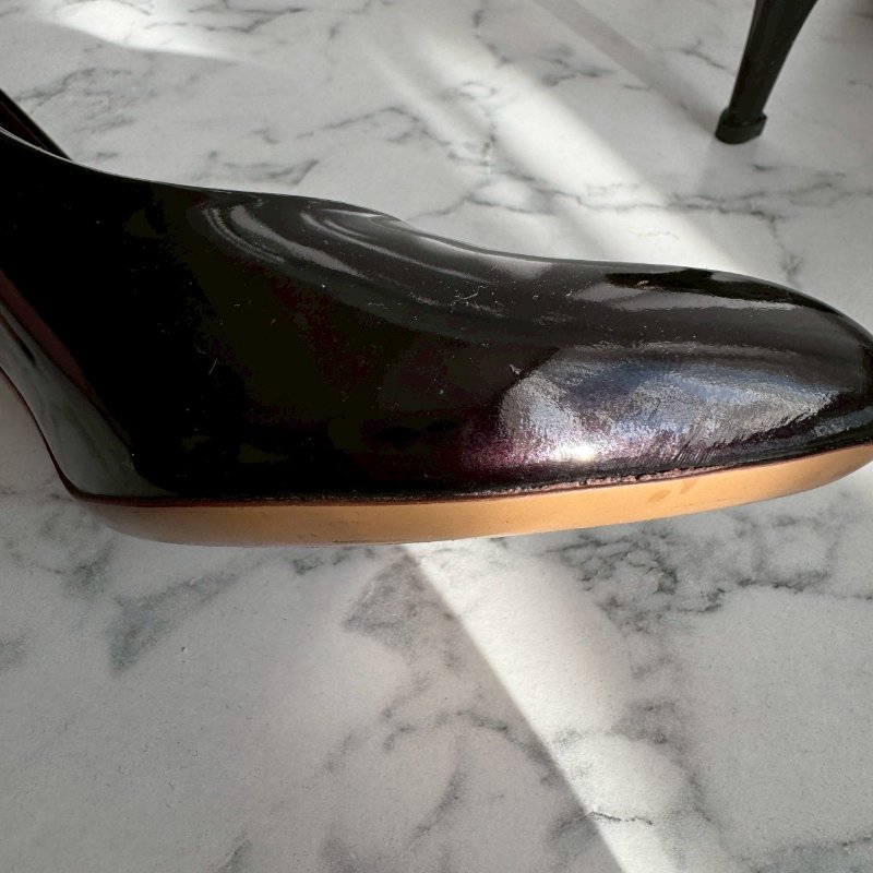 🎉可愛又性感 Louis vuttion 酒紅色金色鎖頭高跟鞋-12