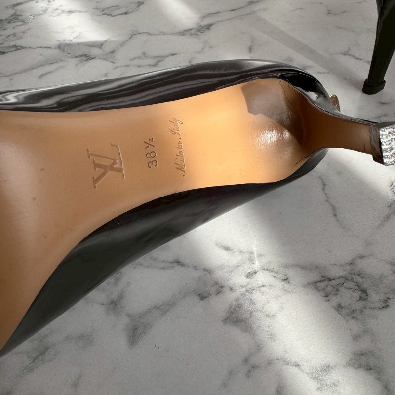 🎉可愛又性感 Louis vuttion 酒紅色金色鎖頭高跟鞋-20