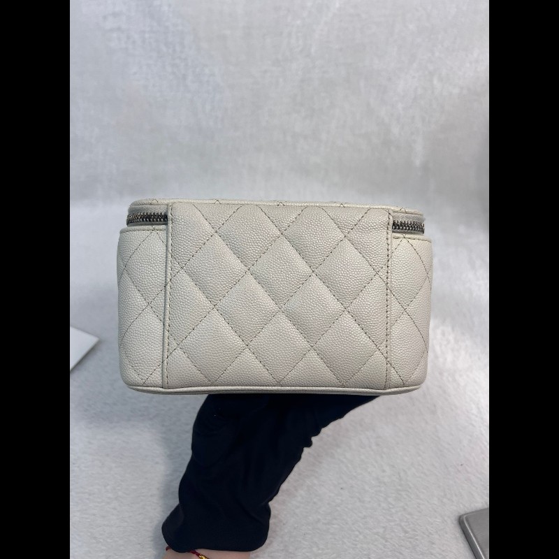 Chanel Vanity Case-4
